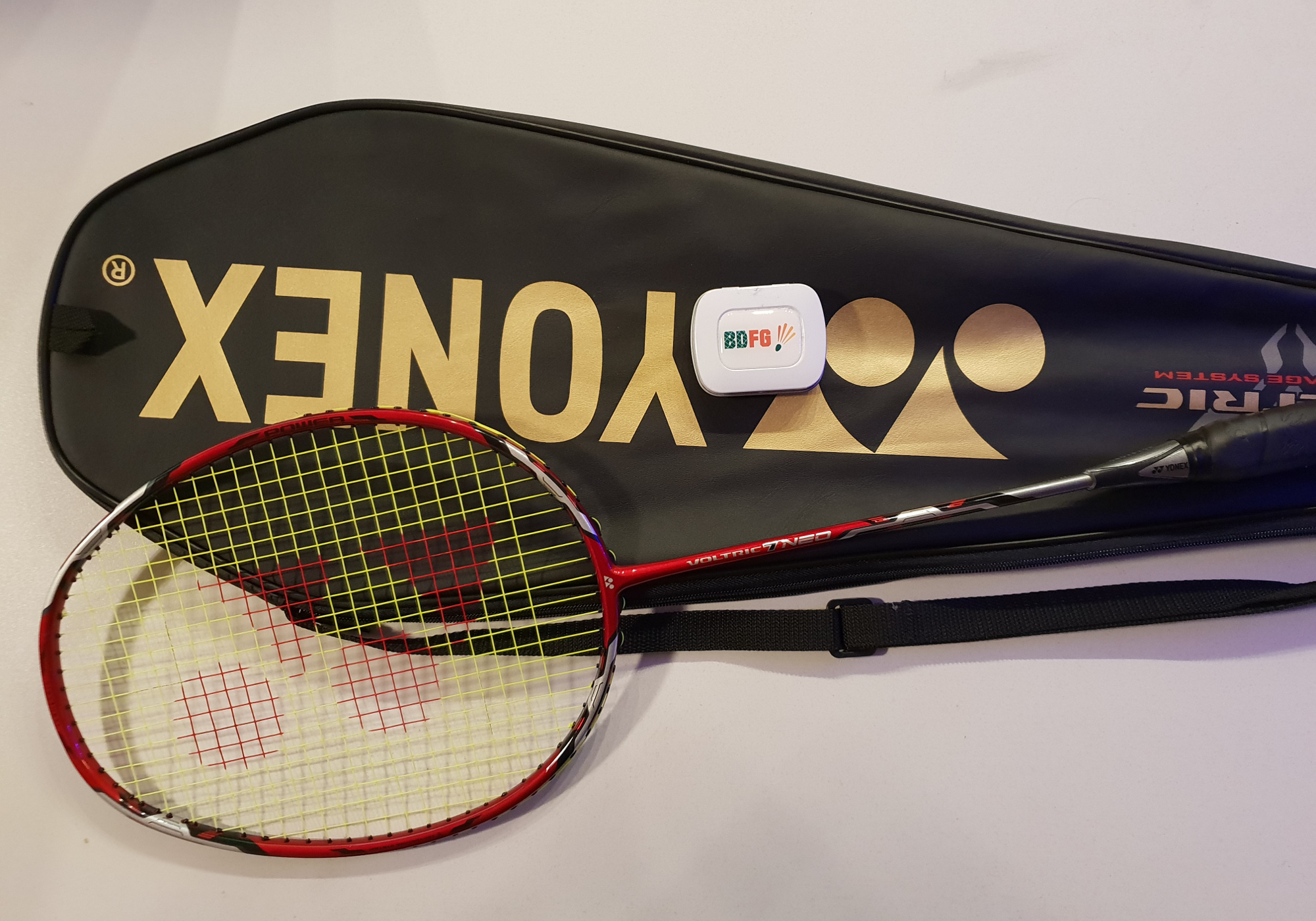 Yonex Badmintonschläger Voltric 7 mit Hülle Rot Neu & Portofrei 